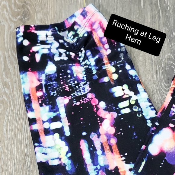 Calvin Klein Performance Quick Dry Legging Capri Black Multi Graphic - Picture 3 of 7